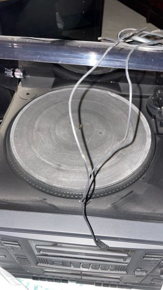 Cadena Sanyo 2.1 con altavoces