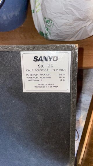 Cadena Sanyo 2.1 con altavoces