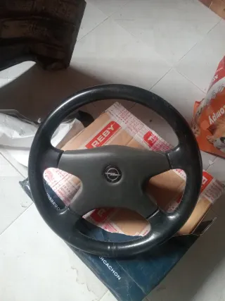 Volantes Opel Calibra y otros modelos