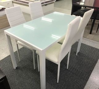 LIQUIDAMOS COMEDORES 4 SILLAS NUEVOS *685*038*326*