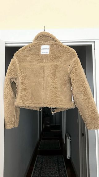 Cazadora efecto piel con borreguito