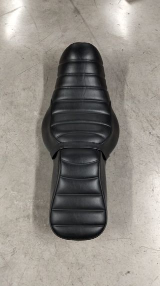 ASIENTO HARLEY DAVIDSON IRON 883