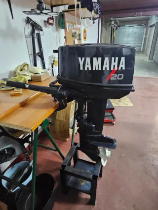 Motor fueraborda Yamaha 20 CV