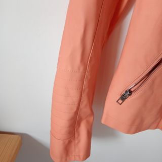 Cazadora ONLY naranja talla 40. Nueva