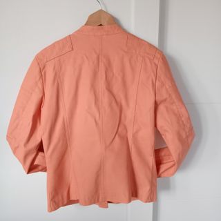 Cazadora ONLY naranja talla 40. Nueva