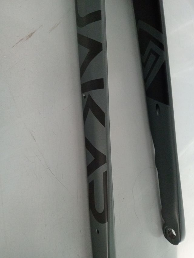 Horquilla Megamo Jakar