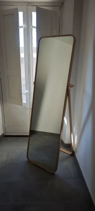 IKORNNES Espejo de pie