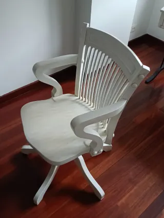 Pupitre de madera y metal