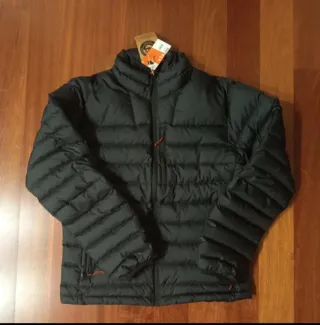 Plumas MT500 Negro sin Capucha Talla L