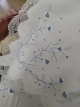 Sábana antigua bordada floral