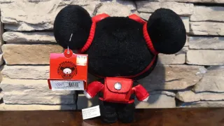 Peluche Pucca aviador o paracaidista