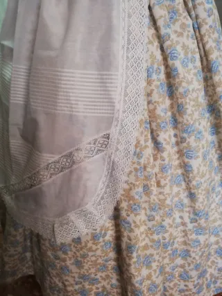 Falda de huertana con manteletas sin estrenar