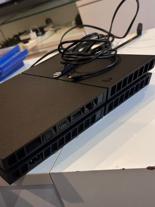 Consola PS4 Sony Negra + Mando