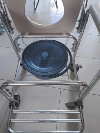 Silla Ortopédica Inodoro con Ruedas