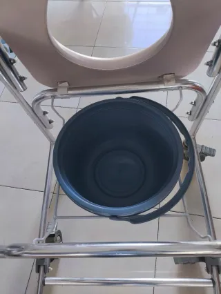 Silla Ortopédica Inodoro con Ruedas