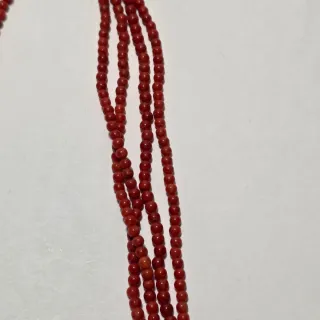 Collana in corallo rosso e chiusura in argento 800