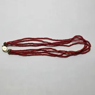 Collana in corallo rosso e chiusura in argento 800