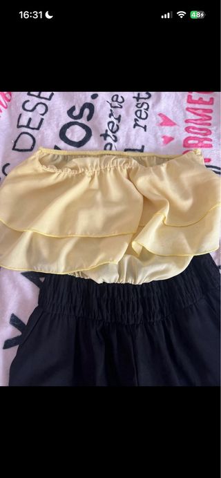 Mono negro y amarillo