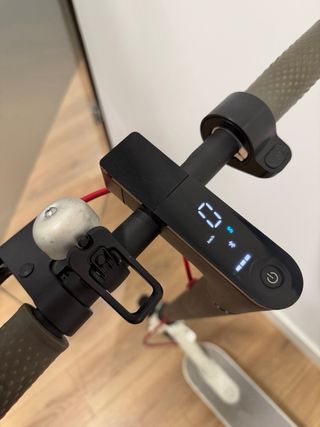 Patinete Eléctrico Xiaomi Blanco Rueda pinchada