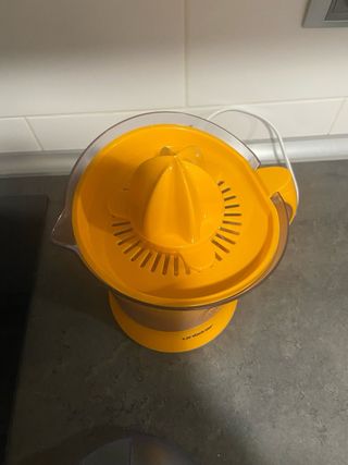 Exprimidor de naranjas eléctrico – Muy Buen estado