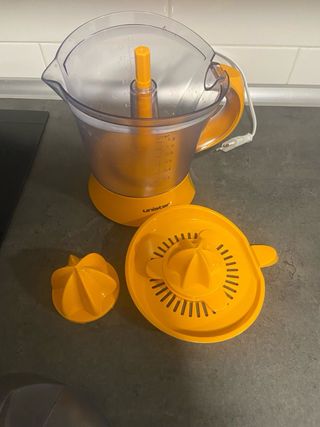Exprimidor de naranjas eléctrico – Muy Buen estado