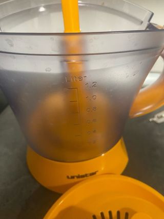 Exprimidor de naranjas eléctrico – Muy Buen estado