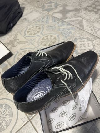 Scarpe eleganti da uomo con lacci