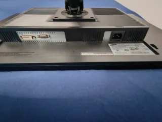 Monitor Samsung 24" Profesional - Ergonómico