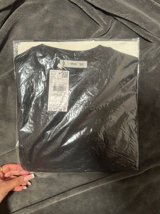 Camiseta Mango en rojo, negro y blanco tallas XL/L