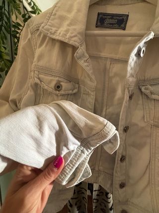 Cazadora Stradivarius Beige