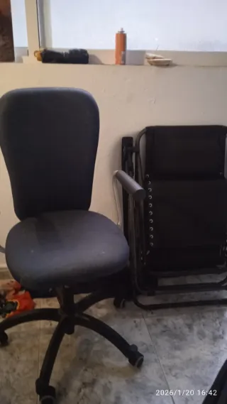 Silla Tumbona Plegable Negra y Plateada los