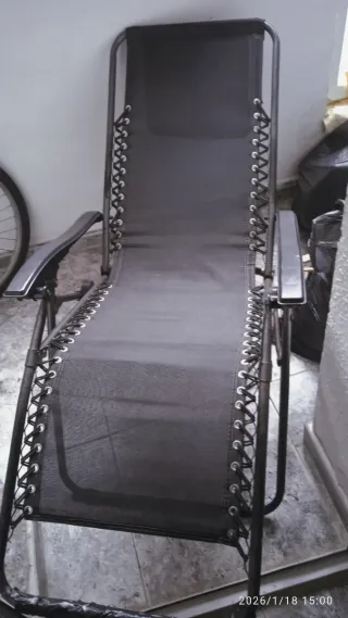 Silla Tumbona Plegable Negra y Plateada los