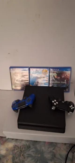 PS4 (PlayStation 4) Nera + 3 Giochi