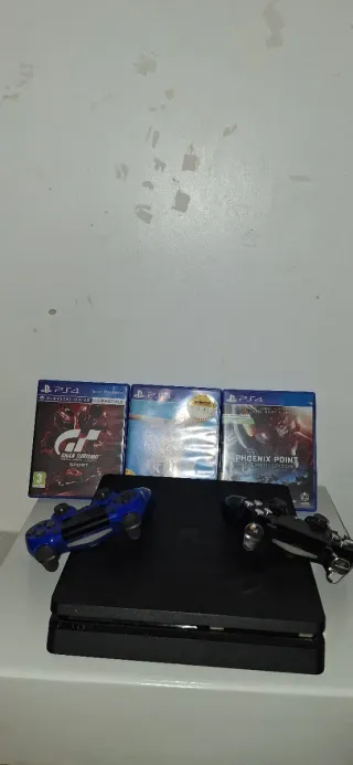 PS4 (PlayStation 4) Nera + 3 Giochi