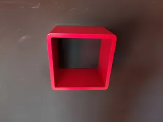 2 Estanterías cuadradas rojas