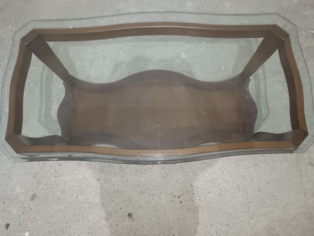 Mesa de centro de cristal y madera