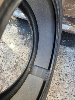 2 unidades pirelli 285/35/22/ al 80% de vida útil.