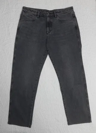 Pantalón tejanero de Massimo Dutti
