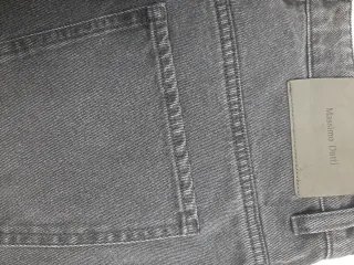 Pantalón tejanero de Massimo Dutti