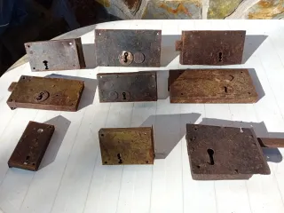 Lote 9 cerraduras antiguas