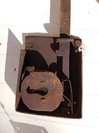 Lote 9 cerraduras antiguas