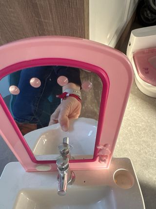 Lavabo de juguete para muñecas