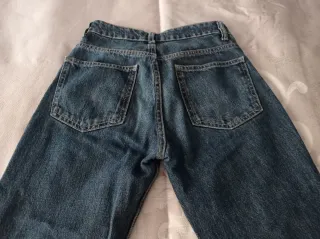 Pantalón vaquero Zara chica