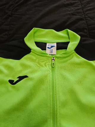 REGALO SUDADERA CON GORRO TALLA M- Chándal JOMA.