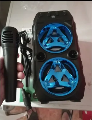 Altavoz Karaoke Portátil con Micrófono