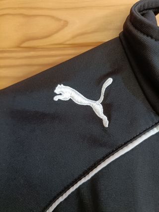 Sudadera Puma Color Negro y Blanco Talla M.