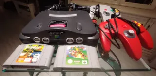 Nintendo 64 Nera + 2 Comandi e 2 Giochi