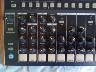 Arturia Drumbrute Sintetizador Analógico