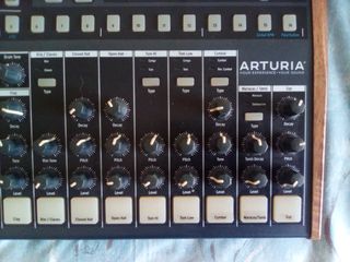Arturia Drumbrute Sintetizador Analógico