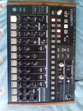 Arturia Drumbrute Sintetizador Analógico